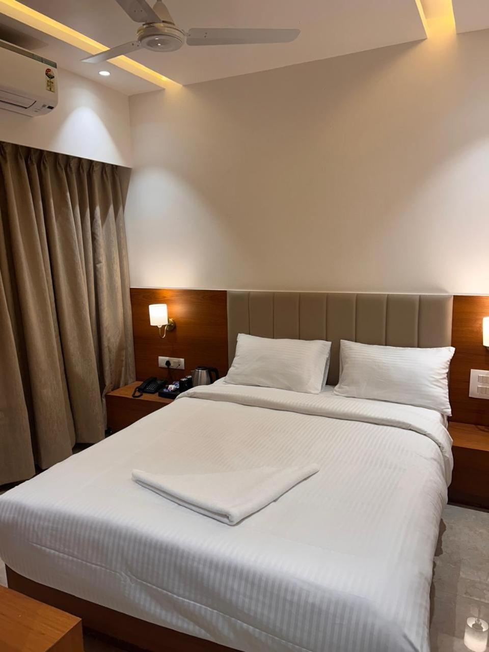Hotel Neem Heritage Shirdi Exterior photo