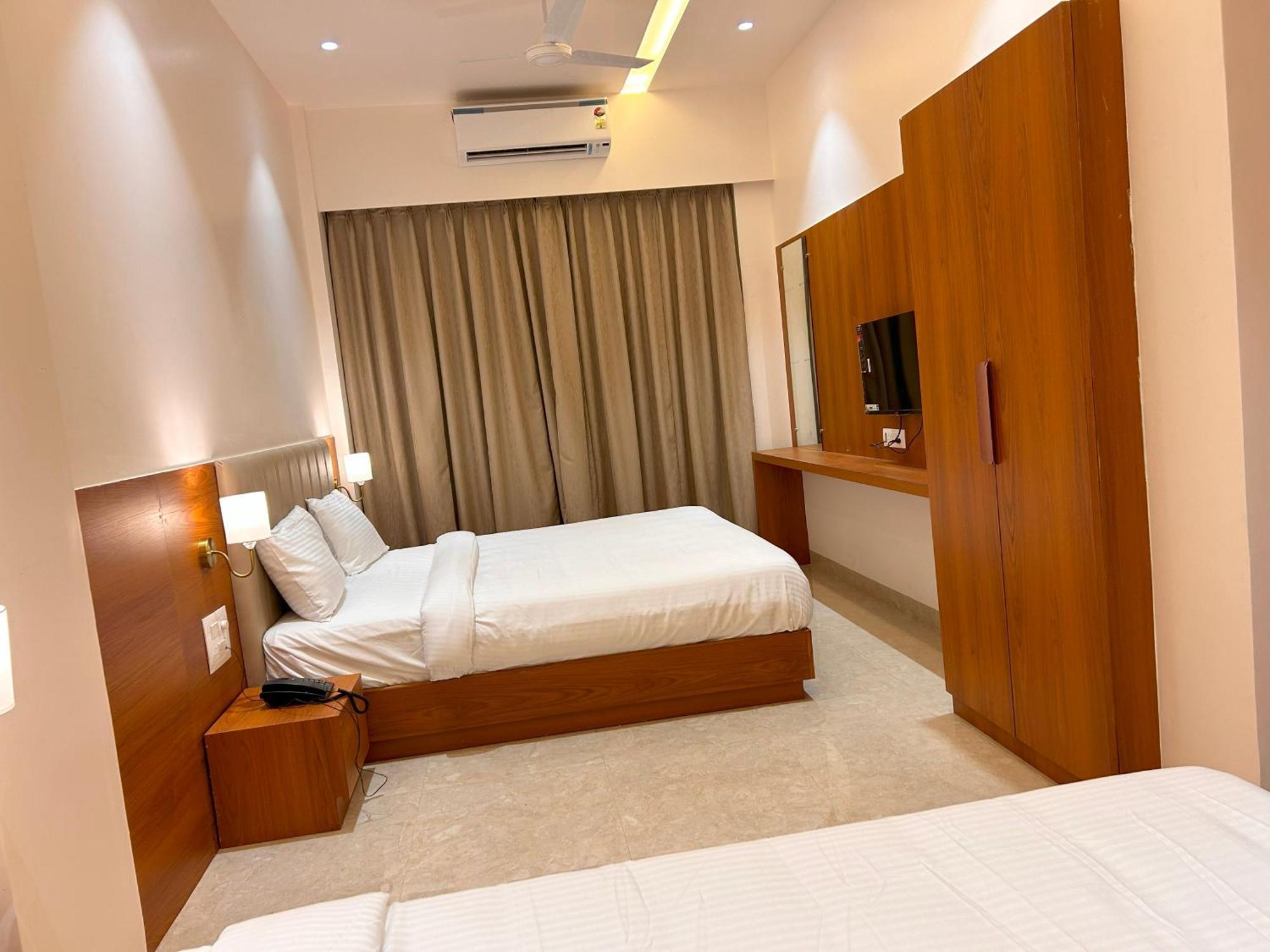 Hotel Neem Heritage Shirdi Exterior photo